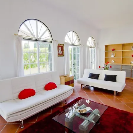 Nena Villa Vilamoura