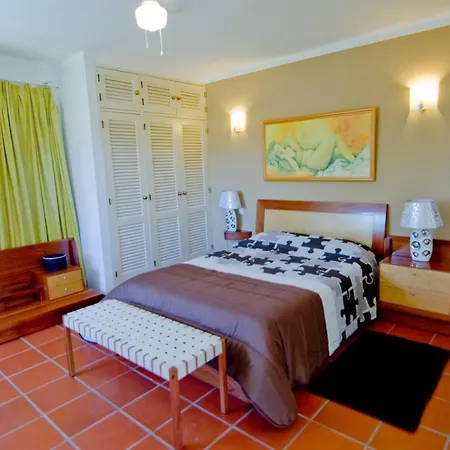 Nena Villa Vilamoura